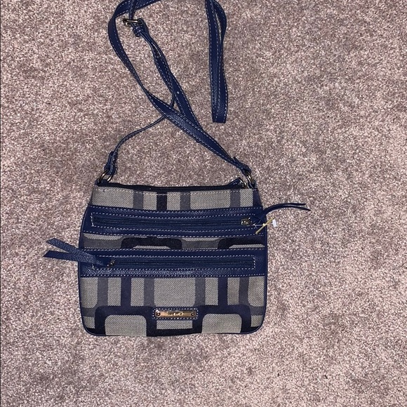 Nine West purse. - Picture 1 of 3